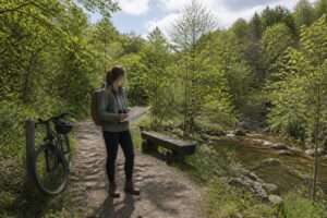découvrez des idées de micro-aventures faciles à réaliser près de chez vous pour vivre des moments d'évasion et de découverte sans partir loin.